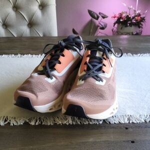 Oncloud Women's Cloudstratus